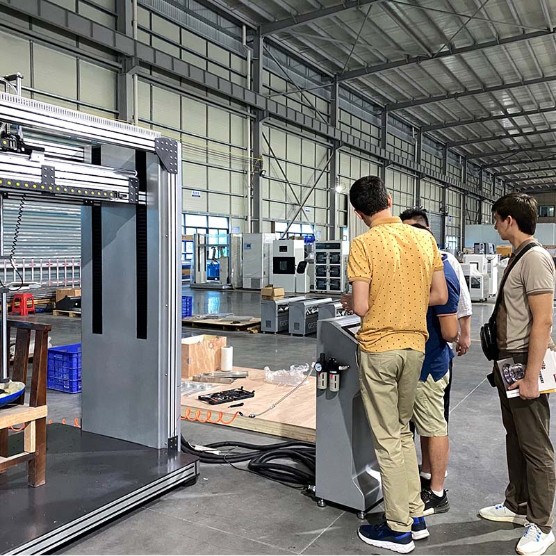 Una visita exitosa: cliente de Uzbekistán explora GESTER